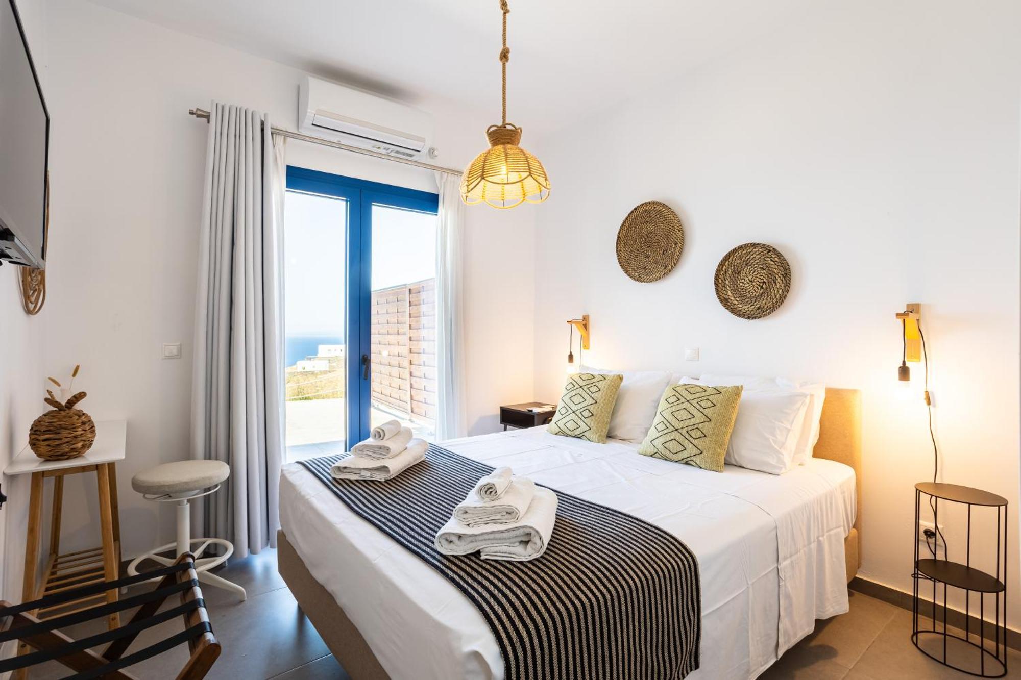 Live In Blue - Kea's Myriad Shades Villa Korissia (Kea)