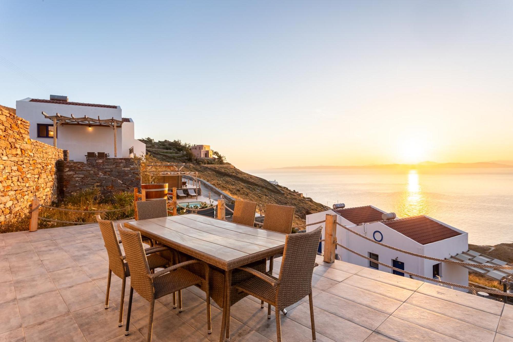 Live In Blue - Kea's Myriad Shades Villa Korissia (Kea)