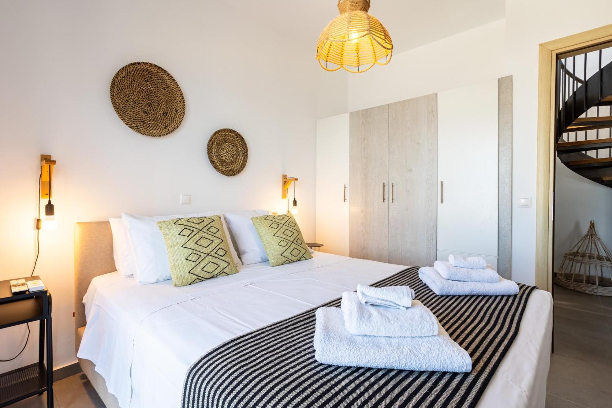 Live In Blue - Kea's Myriad Shades Villa Korissia (Kea)