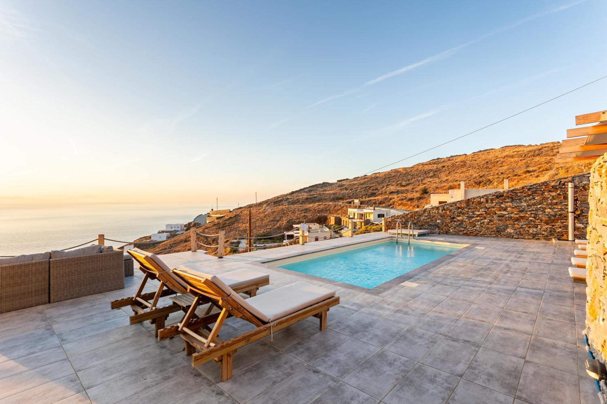 Villa Live In Blue - Kea's Myriad Shades